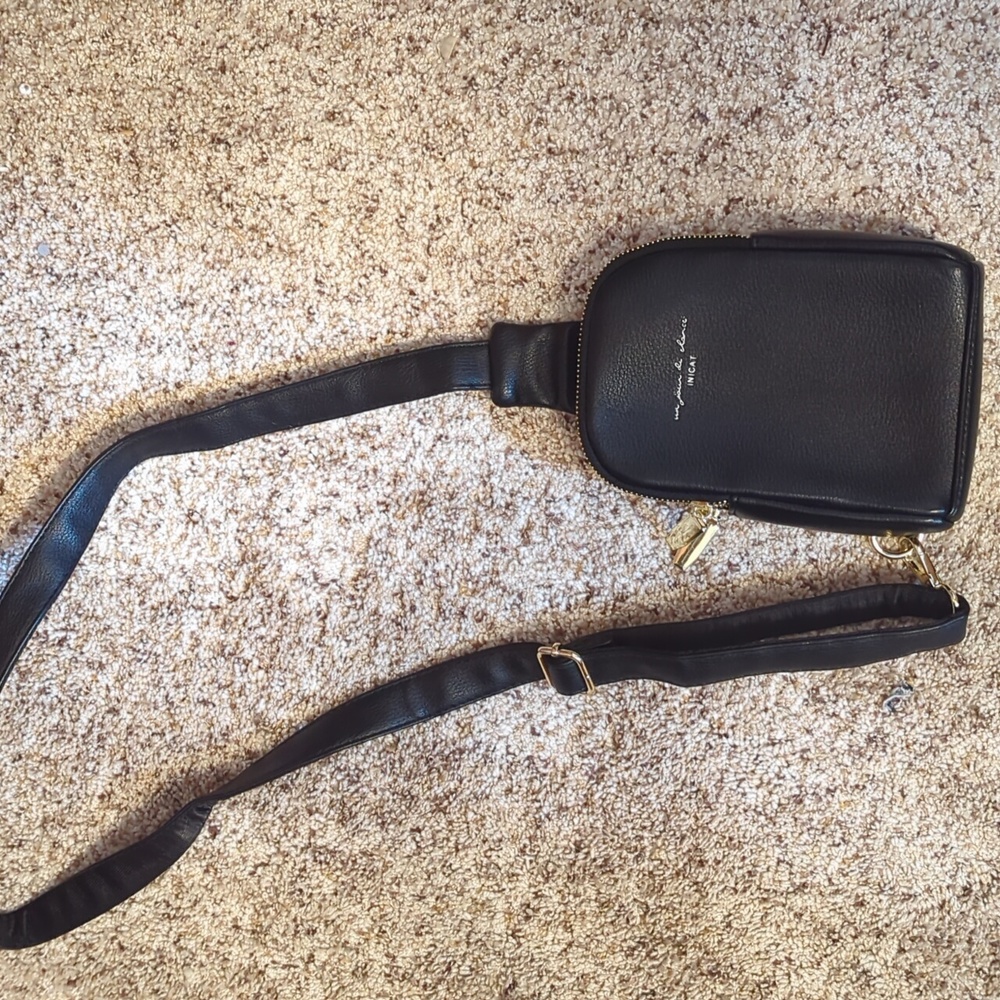 Inicat crossbody